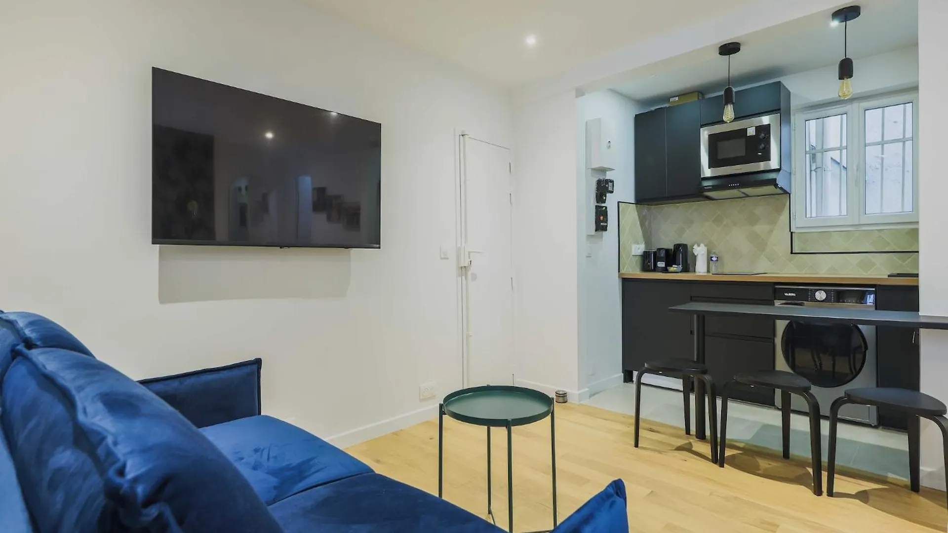 Modern Studio - 4P- Sacre-C Ur Paris